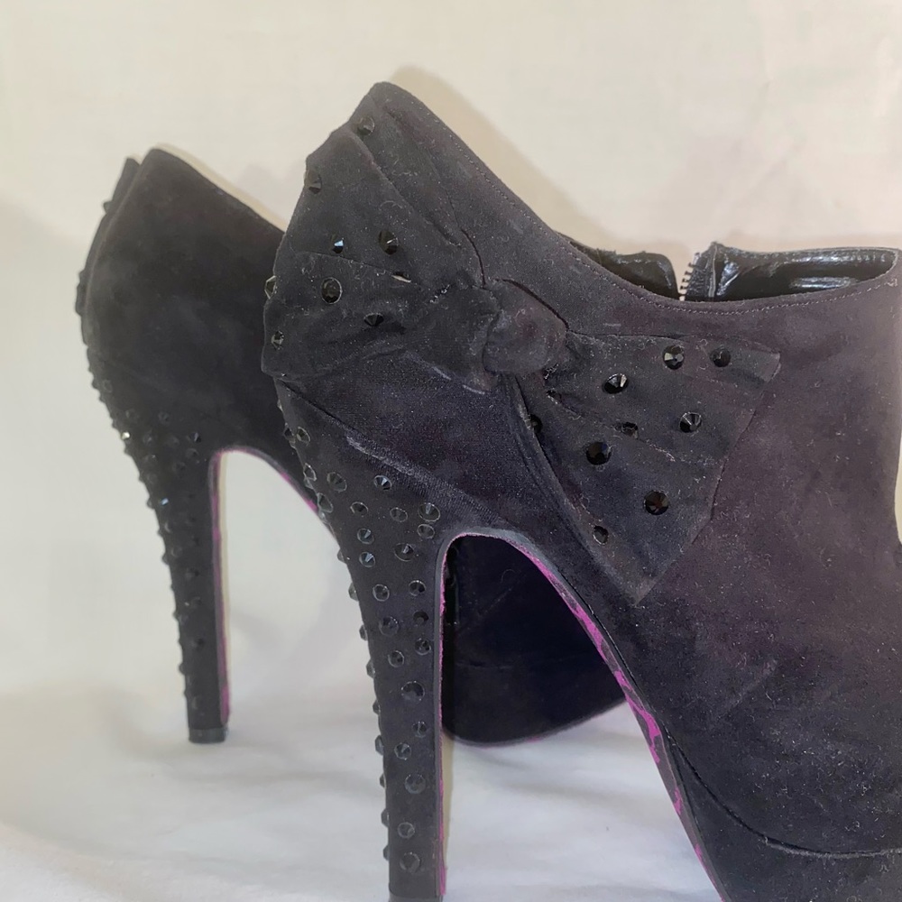 Betsyville Booties with rhinestones and bow